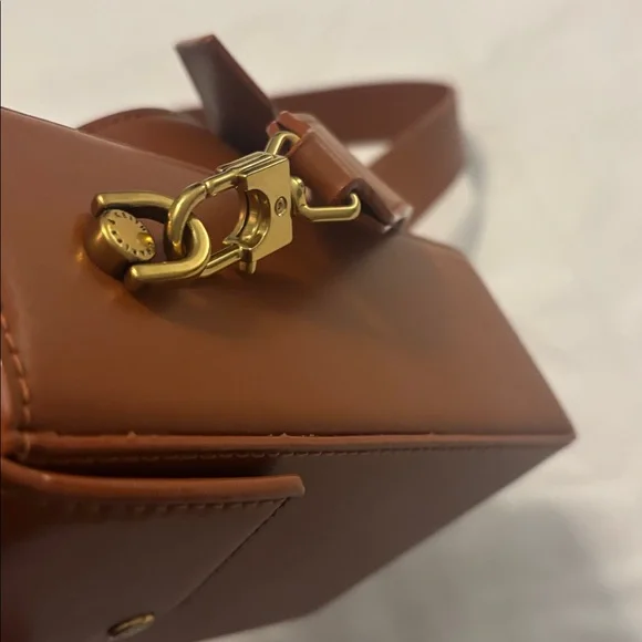 Charles & Keith Tan Brown Leather elongated Crossbody Bag magnetic closure - Picture 9 of 16